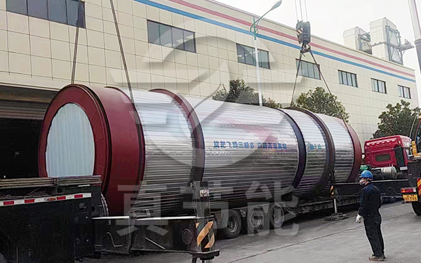 化工污泥干燥機(jī)吊裝現(xiàn)場 化工污泥干燥機(jī)吊裝現(xiàn)場